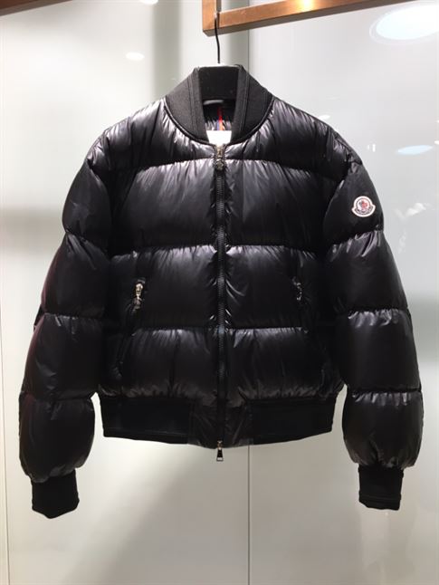 MONCLER PUFFER MERLAT BOMBER JACKET – MC033
