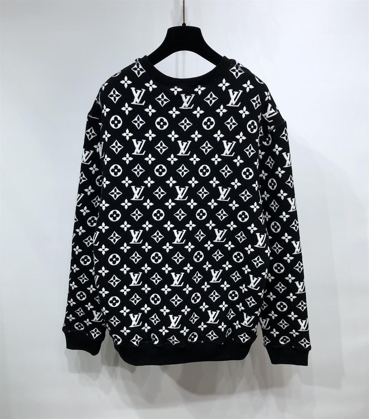 LOUIS VUITTON MONOGRAM BLACK & WHITE SWEATSHIRT – LVH007