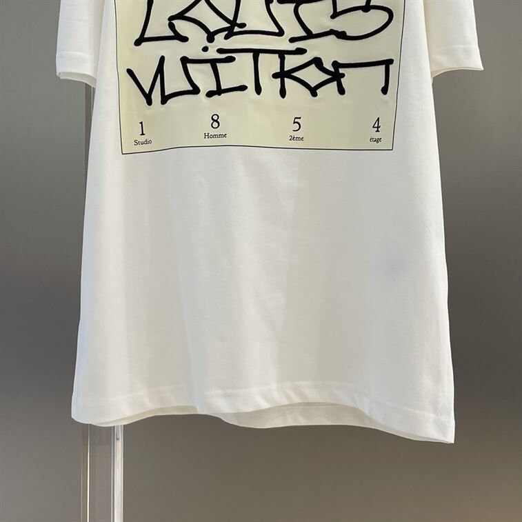 LOUIS VUITTON SIGNATURE PRINT T-SHIRT – LVTS046