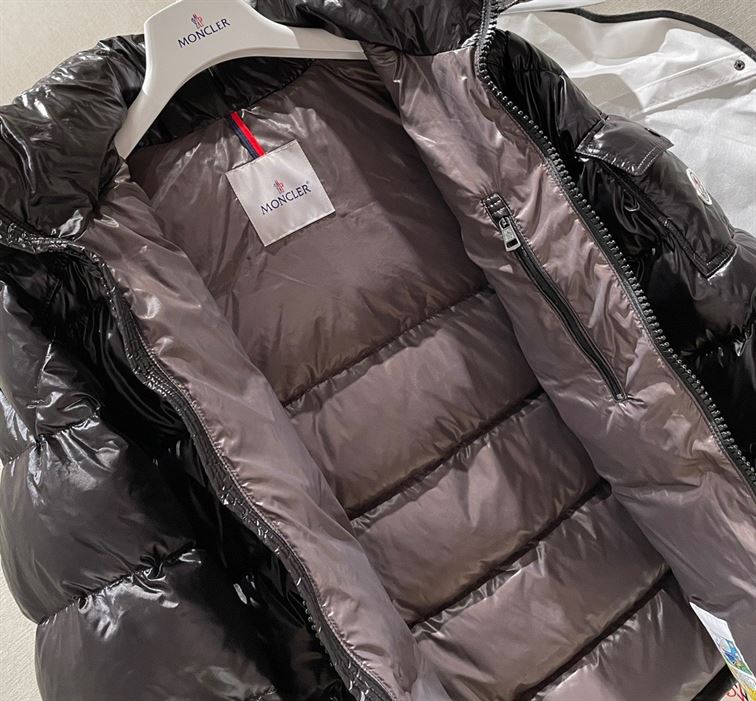 MONCLER COAT FOR MEN – MC009
