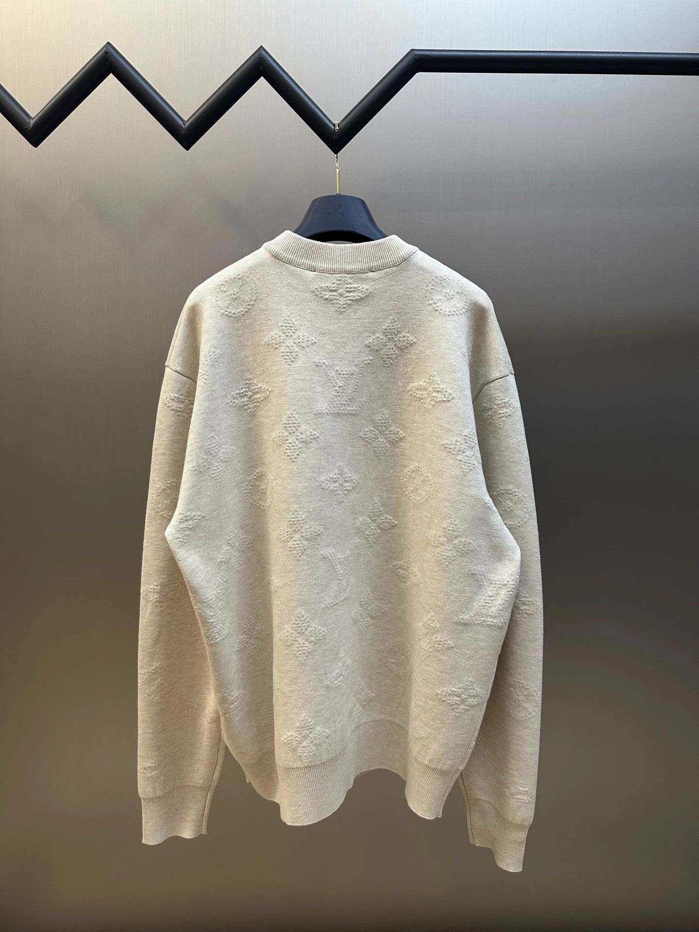 MONOGRAM EMBOSSED PULLOVER – LVC053