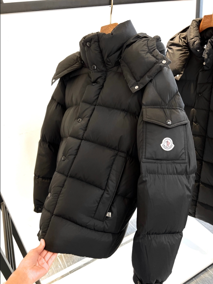 MONCLER Logo-Appliquéd Quilted Hooded Down Coat – MC146