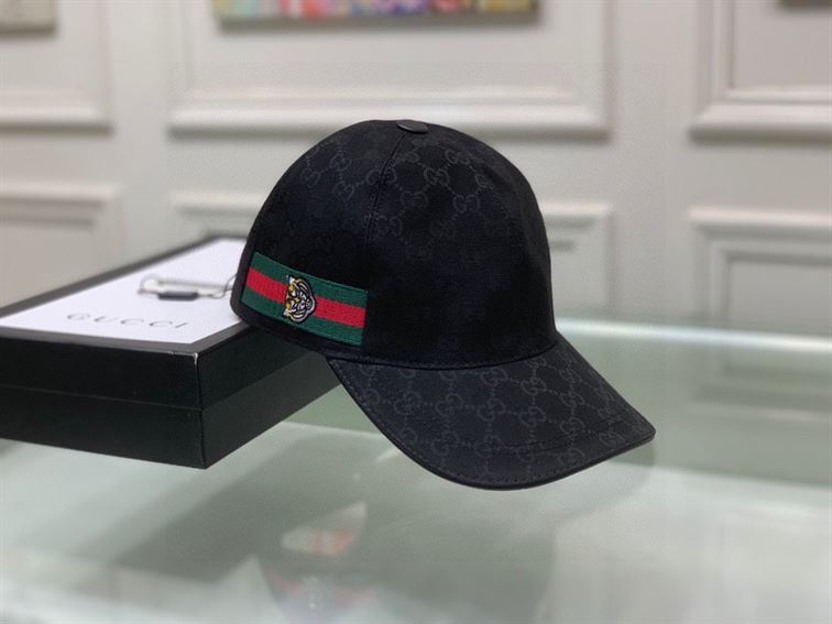 GUCCI GG CANVAS BASEBALL HAT – GH111