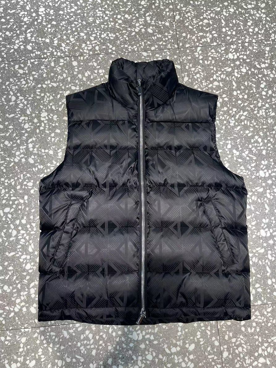 DIOR SLEEVELESS DOWN JACKET – DRC017