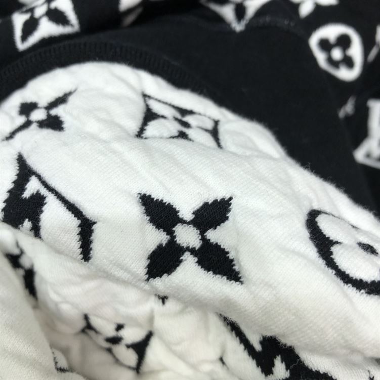 LOUIS VUITTON MONOGRAM BLACK & WHITE SWEATSHIRT – LVH007