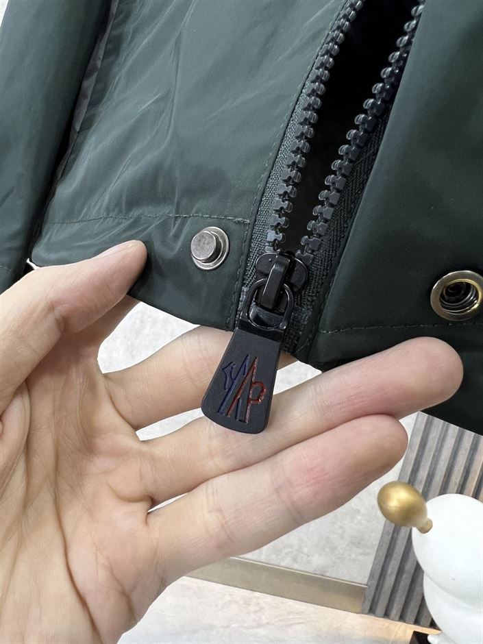 MONCLER GUIERS RAIN JACKET – MC101