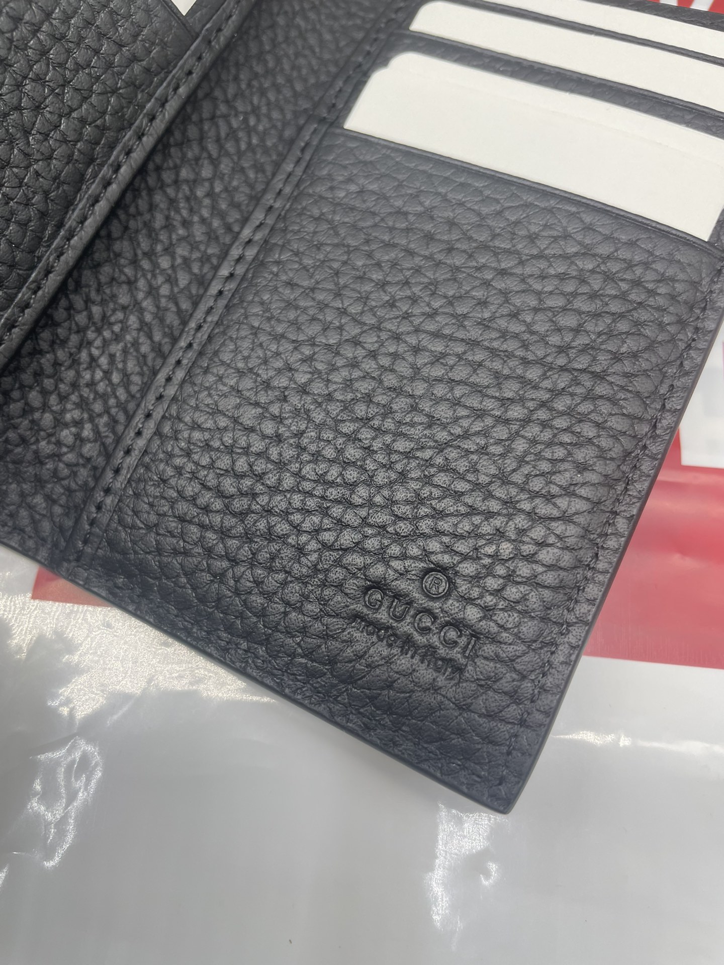 JUMBO GG PASSPORT CASE IN BLACK LEATHER – WLG056