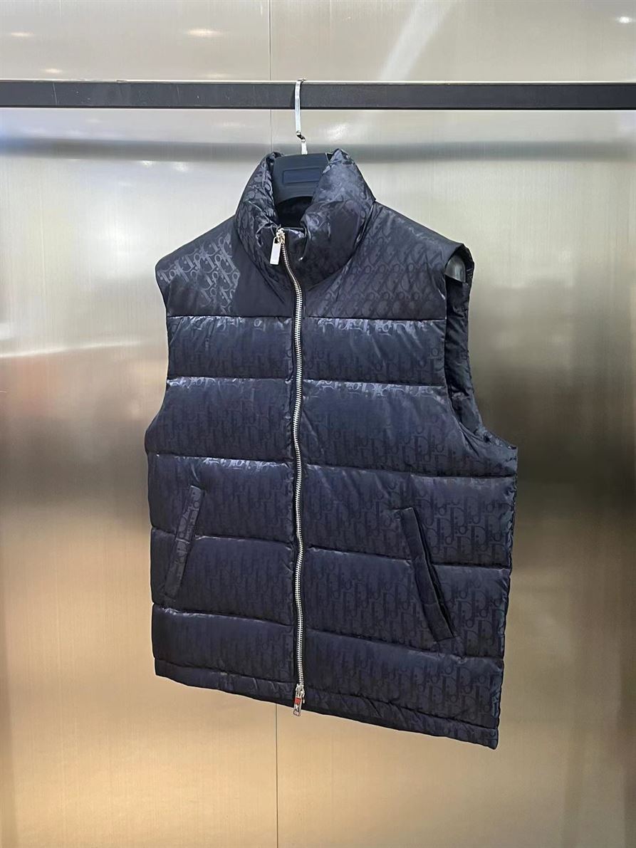 DIOR OBLIQUE SLEEVELESS DOWN JACKET – DRC014