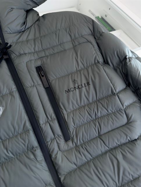 MONCLER JACKETS – MC085