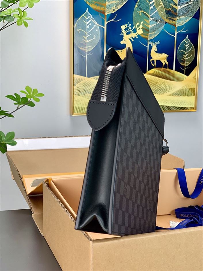 LOUIS VUITTON POCHETTE VOYAGE WALLET – WLV040