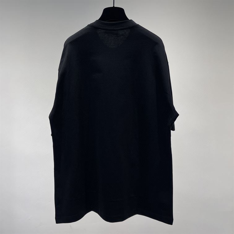 BALENCIAGA MEN’S COLLEGE T-SHIRT MEDIUM FIT IN BLACK – BAS010