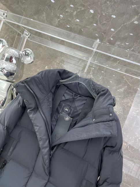 CANADA GOOSE LONG PUFFER COAT – CN20
