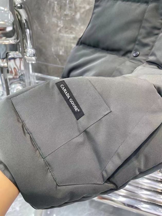 CANADA GOOSE FREESTYLE QUILTED ARTIC-TECH GILET – CN12