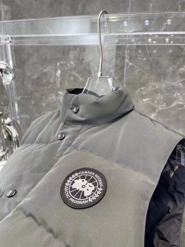 CANADA GOOSE FREESTYLE QUILTED ARTIC-TECH GILET – CN12