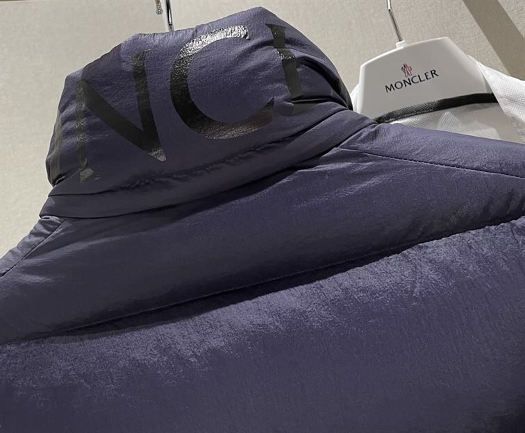 MONCLER COAT FOR MEN – MC014