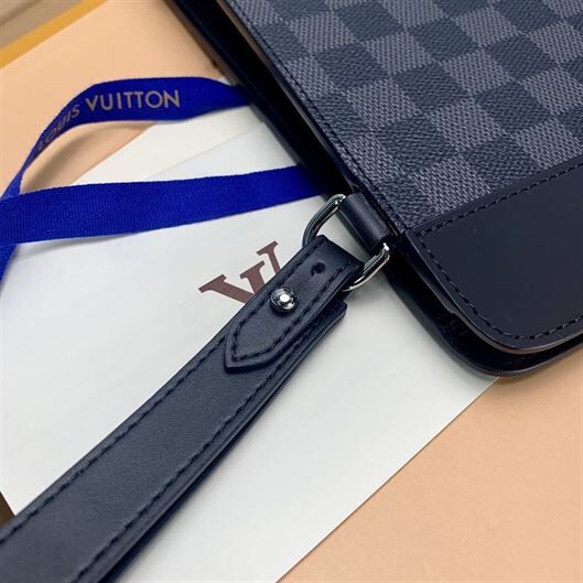 LOUIS VUITTON POCHETTE VOYAGE WALLET – WLV040