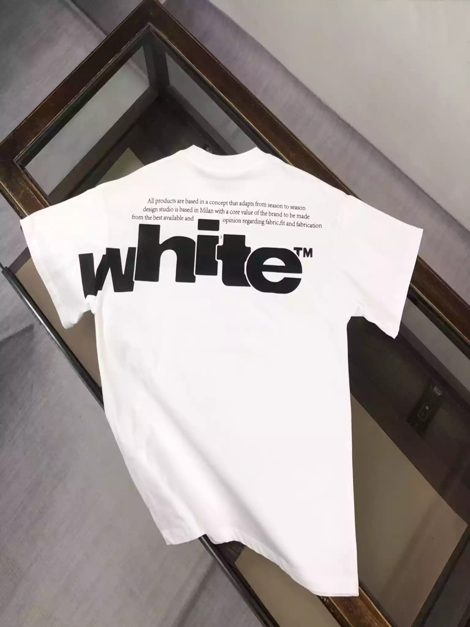 WHITE TYPE GRAPHIC S/S T-SHIRT IN WHITE – OWS041