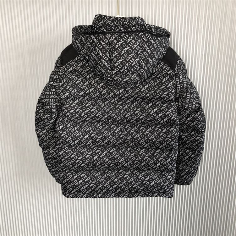 MONCLER COAT FOR MEN – MC007