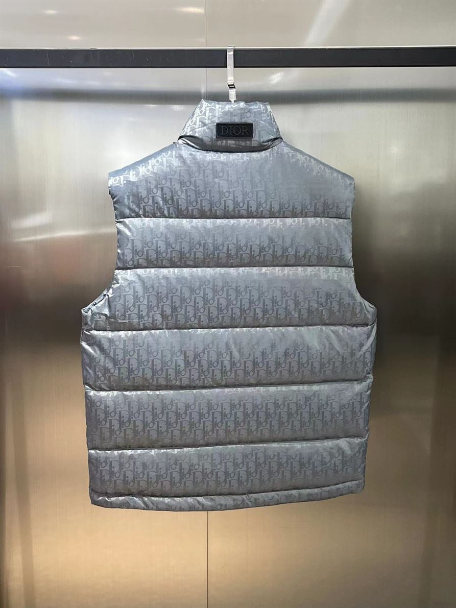 DIOR OBLIQUE SLEEVELESS DOWN JACKET – DRC016