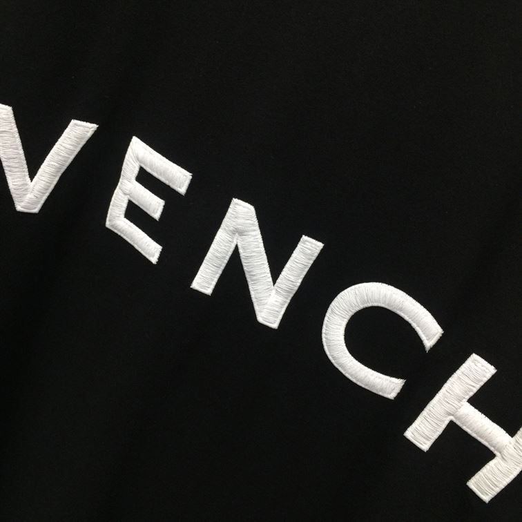 GIVENCHY 4G EMBROIDERED SLIM FIT T-SHIRT IN BLACK – GTS005