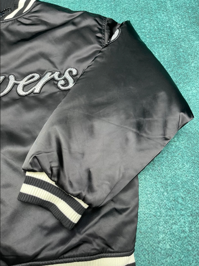 LOUIS VUITTON ‘LV LOVERS’ BLACK COAT – LVC042