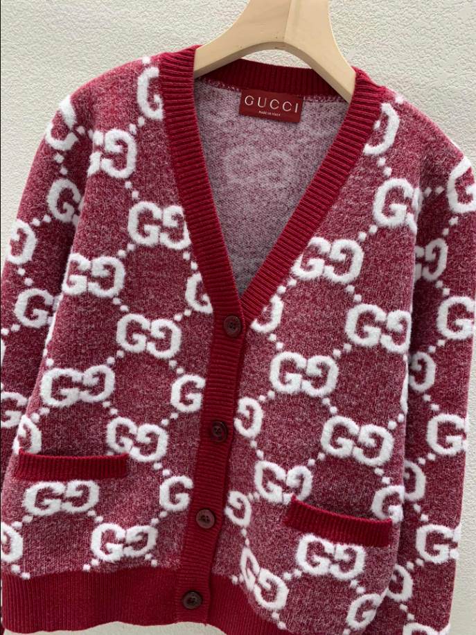 GUCCI Stitch Red V-neck Knitwear – GCK058