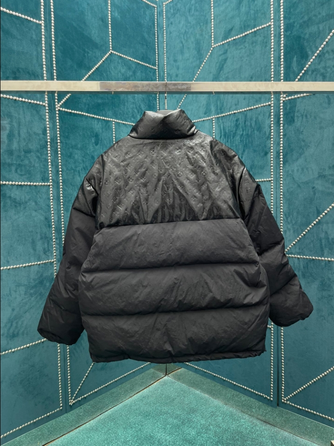 LOUIS VUITTON BLACK COAT – LVC043