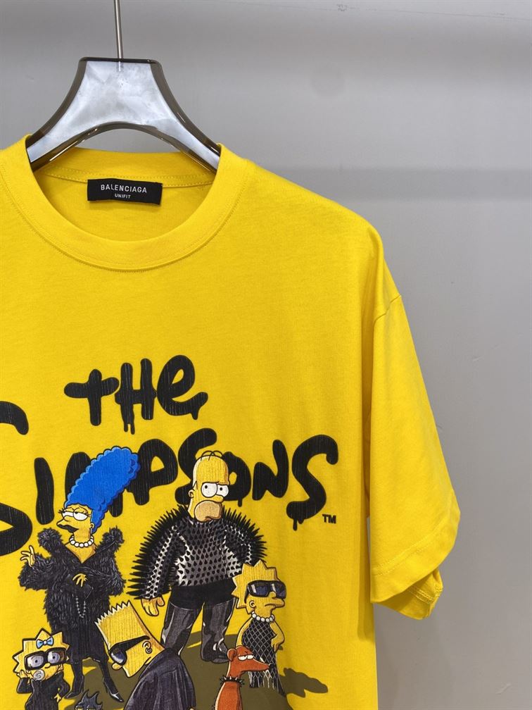 BALENCIAGA MEN’S THE SIMPSONS TM 20TH TELEVISION T-SHIRT OVERSIZED IN YELLOW – BAS007