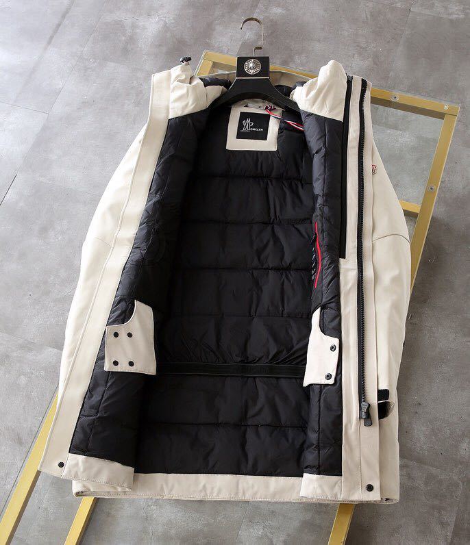 MONCLER COAT – MC135