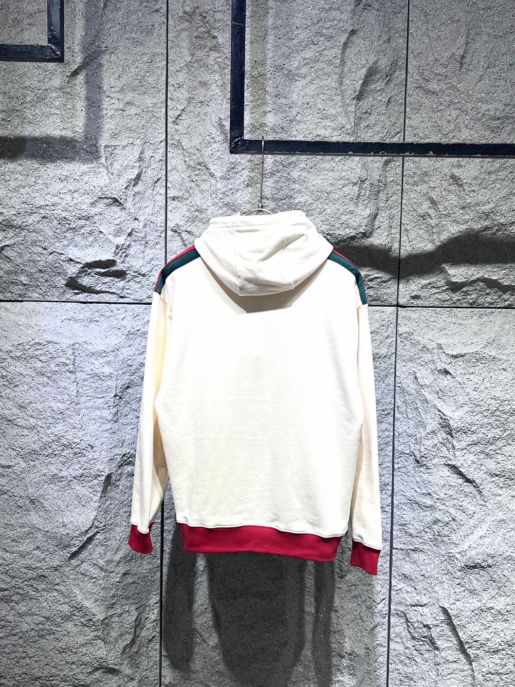 GUCCI HOODED SWEATSHIRT – GCK051