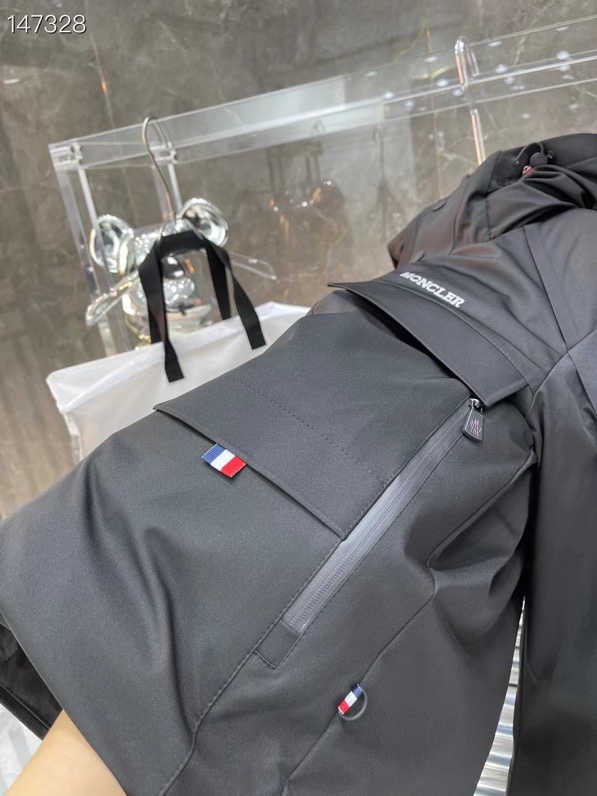 MONCLER COAT – MC121