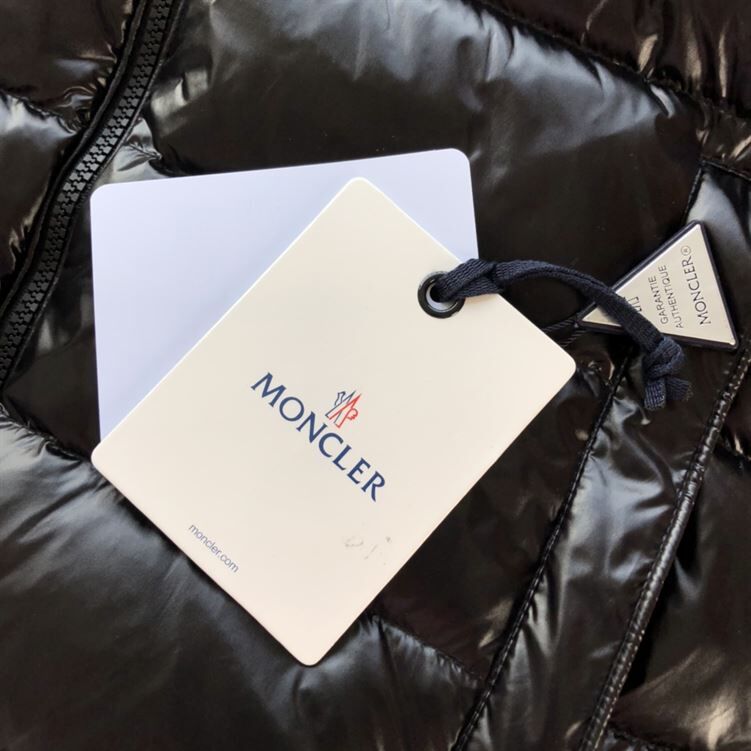 MONCLER COAT FOR MEN – MC006