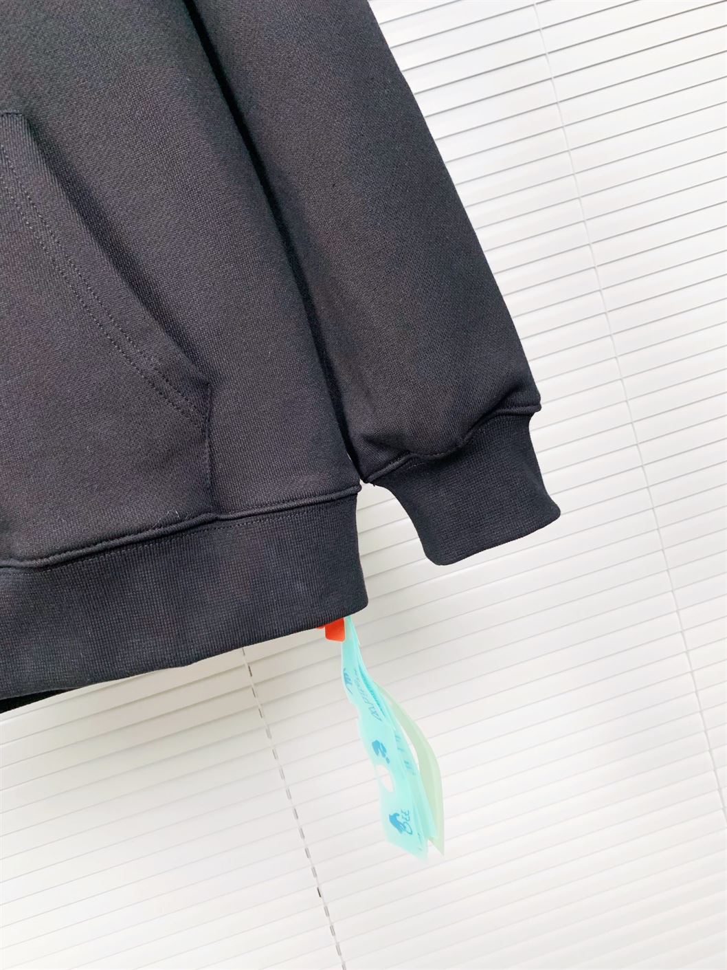 OFF-WHITE COTTON SWEATSHIRT – OS017