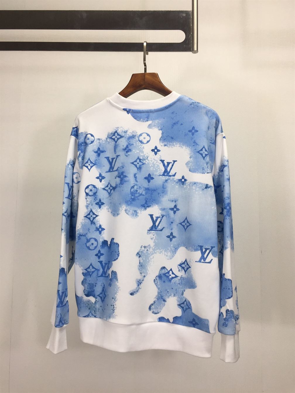 LOUIS VUITTON MONOGRAM CREWNECK – LVH003