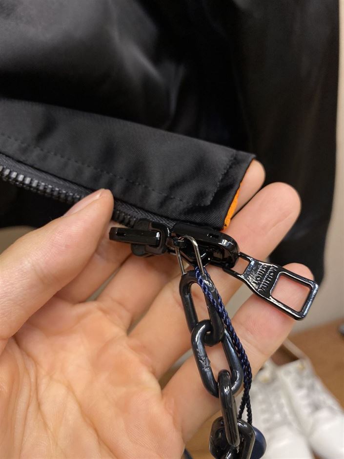 LOUIS VUITTON REVERSIBLE SUMMER BOMBER JACKET – LVC026