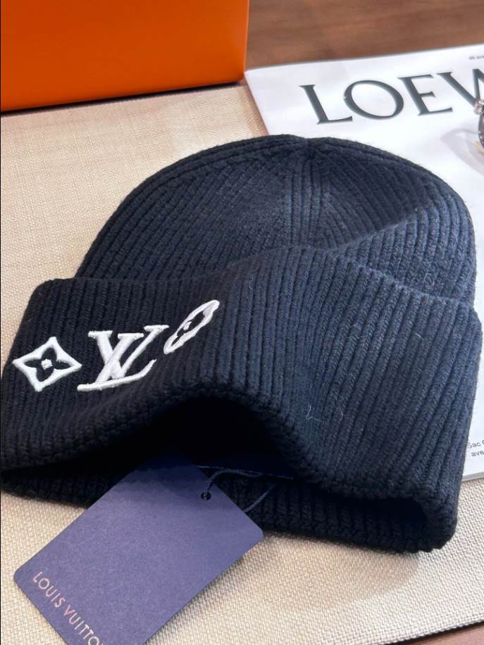 Louis Vuitton Black Logo LV White Hats – LVC002