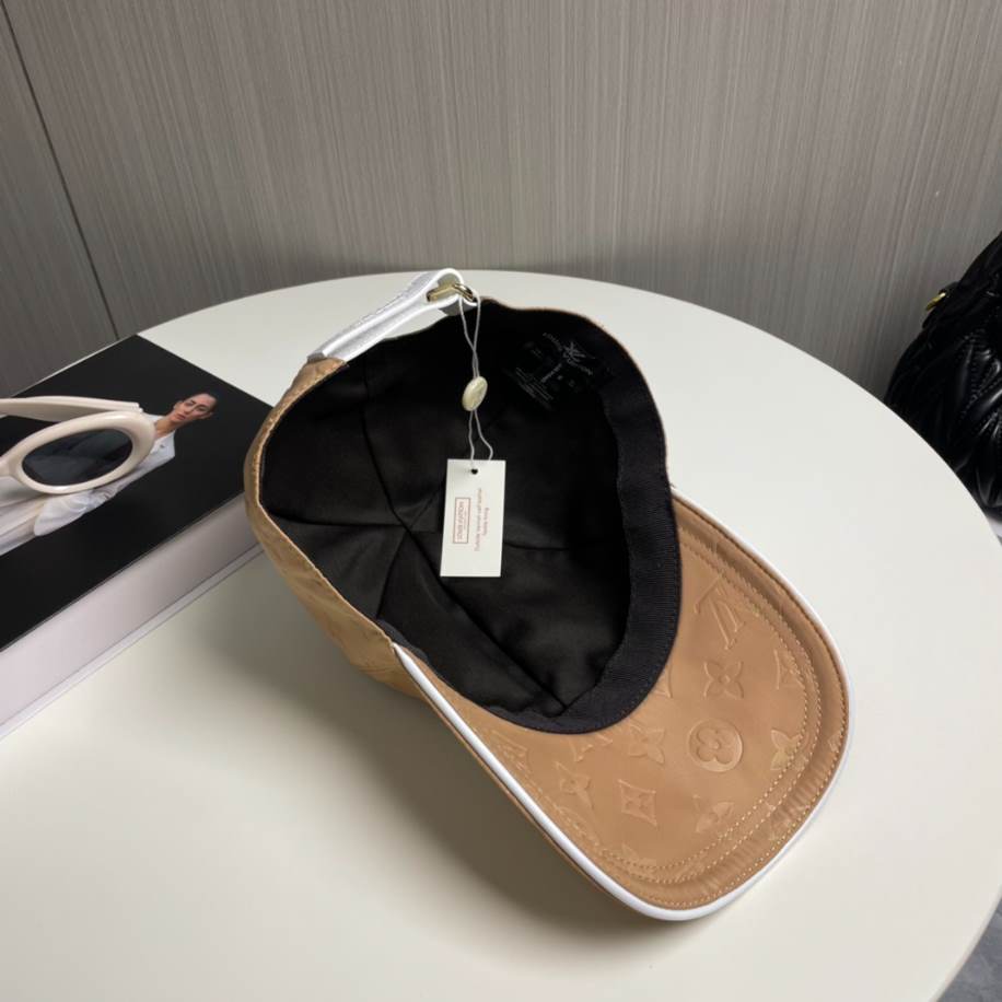Louis Vuitton Baseball Beige Logo LV Hats – LVC008