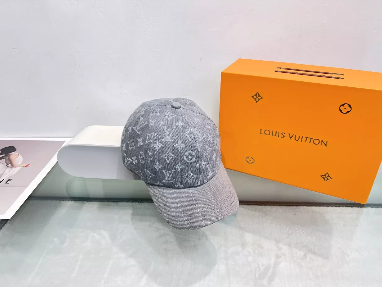 Louis Vuitton Caps – LVC032