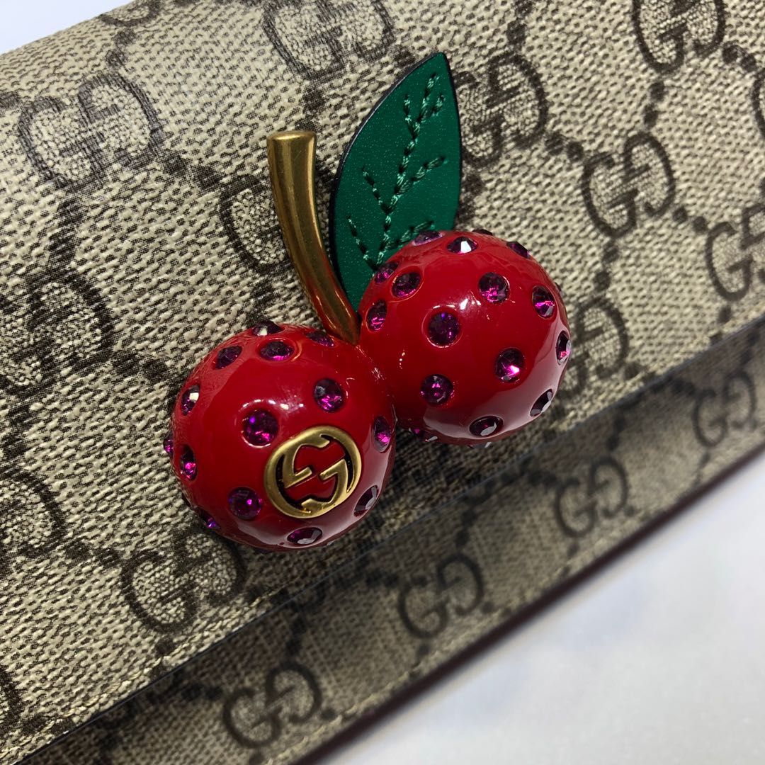 GUCCI GG SUPREME MINI CHERRY BAG – WLG024