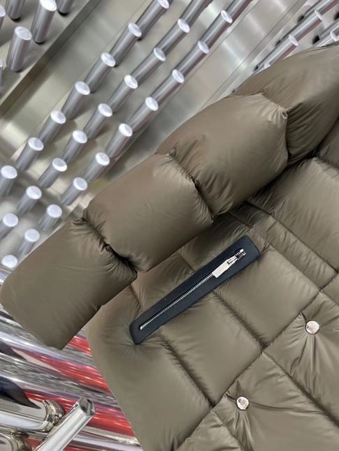 MONCLER BAUGES LEATHER-TRIMMED QUILTED SHELL HOODED DOWN JACKET – MC084