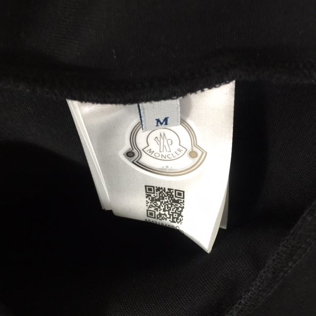 MONCLER ZIPPED SWEATSHIRT – MC068