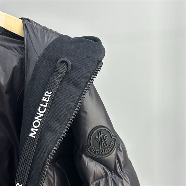 MONCLER JACKETS – MC055