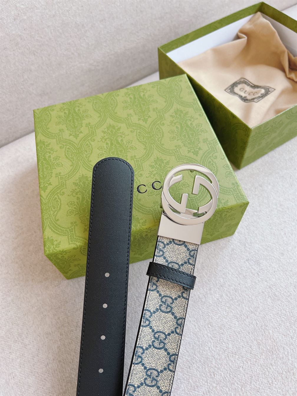 GUCCI SUPREME BELT WITH G BUCKLE – GB012