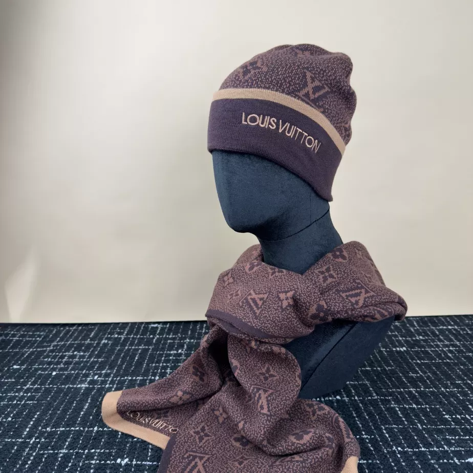 Louis Vuitton Scarf & Beanie Set – LVC018