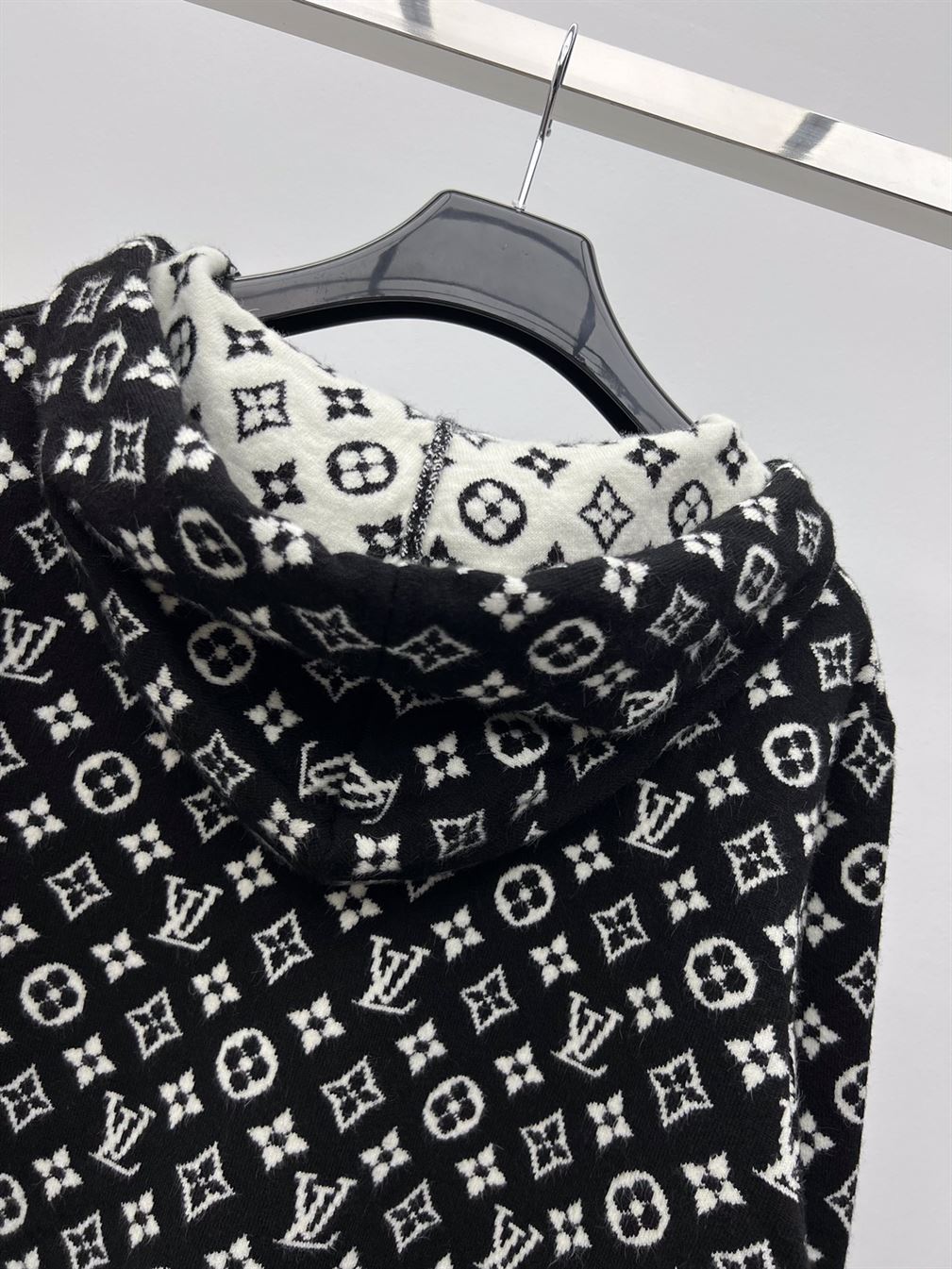 LOUIS VUITTON HOODIE – LVH022