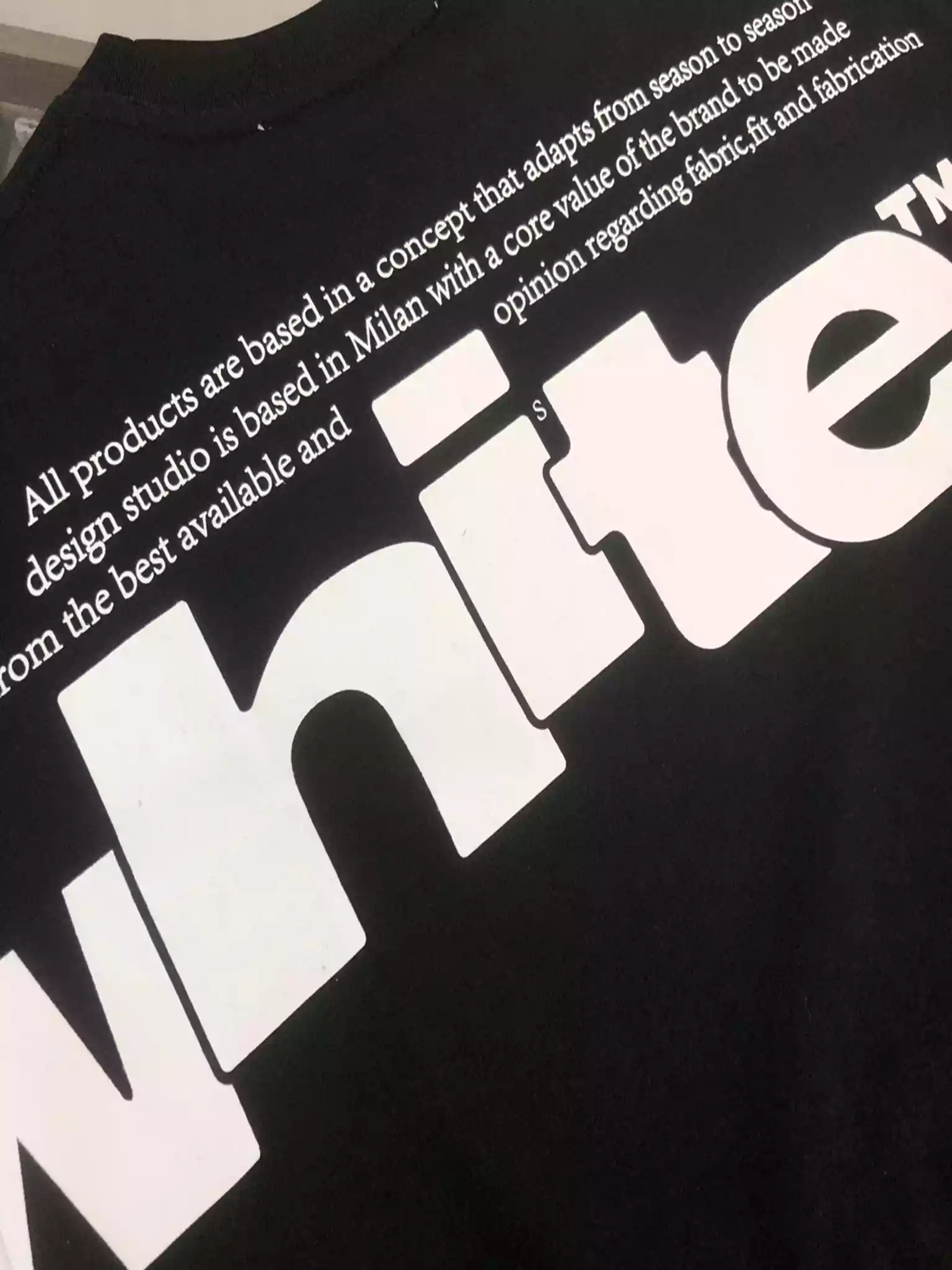 BLACK TYPE GRAPHIC S/S T-SHIRT IN BLACK – OWS042