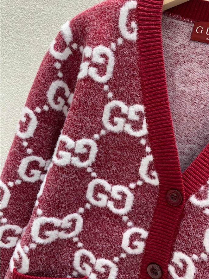 GUCCI Stitch Red V-neck Knitwear – GCK058
