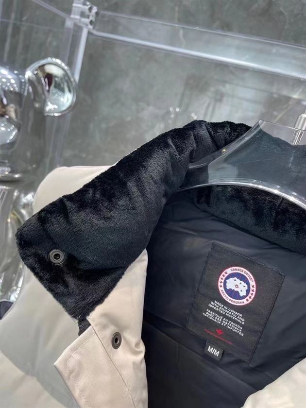 CANADA GOOSE FREESTYLE QUILTED ARTIC-TECH GILET – CN10