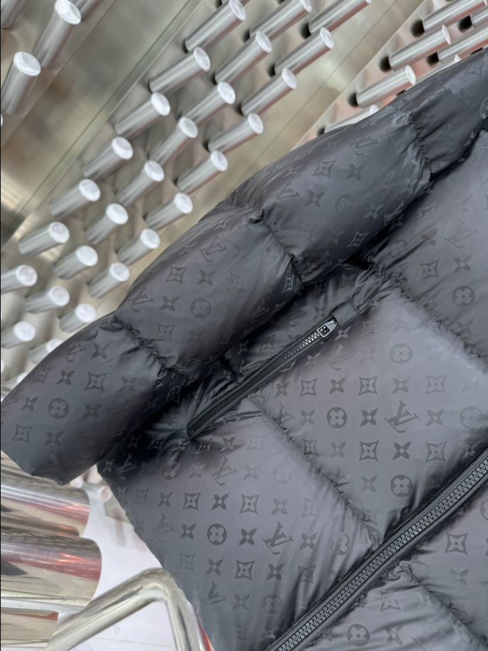 Louis Vuitton Monogram Black Coat – LVC047