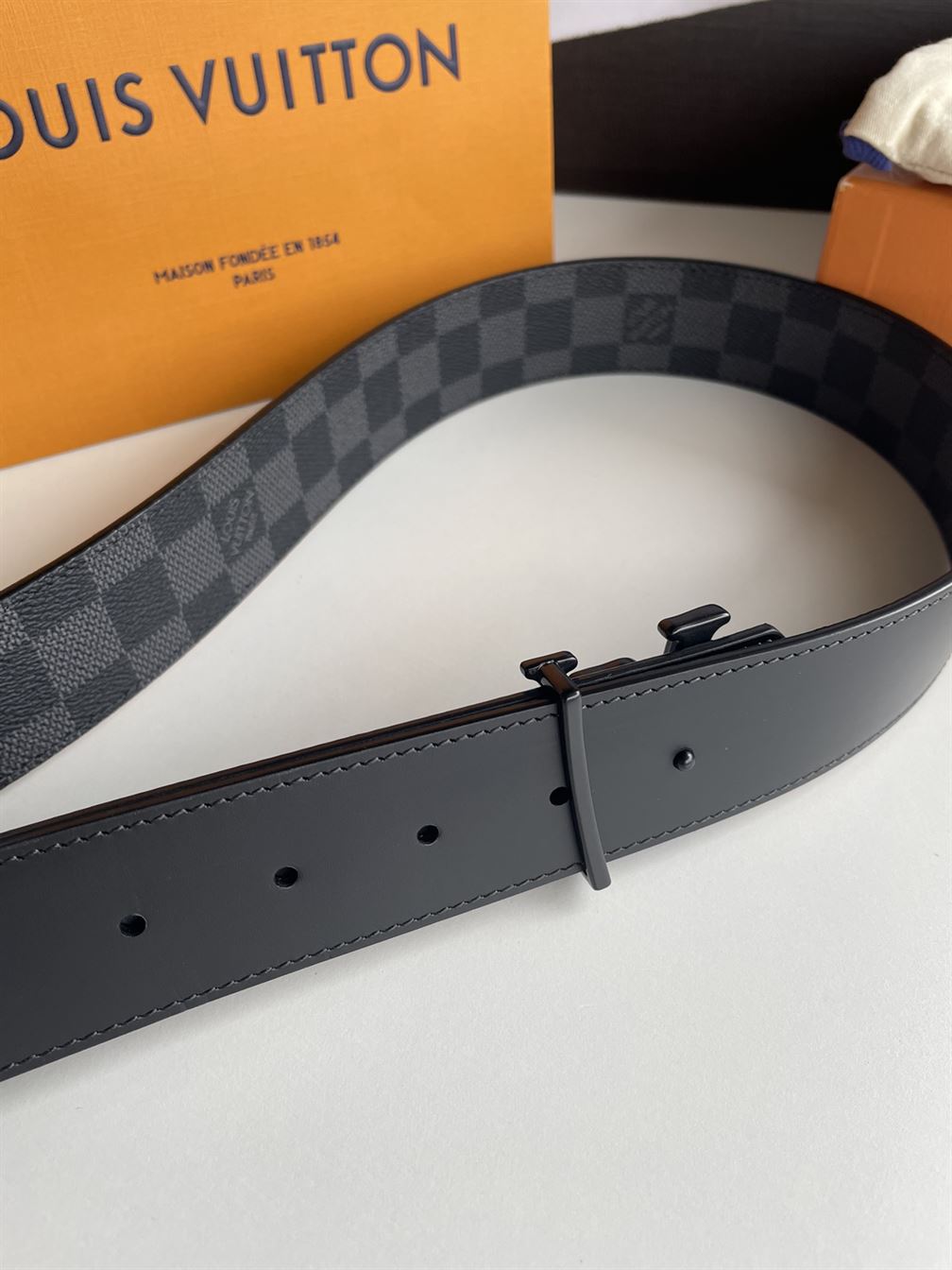 LOUIS VUITTON BELT INITIALES DAMIER GRAPHITE BLACK GREY – LBE019